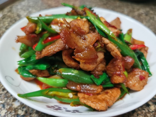 美股前瞻 | 三大股指期货普涨，苹果(AAPL.US)与亚马逊(AMZN.US)即将公布财报