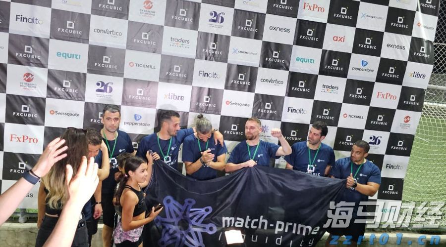 金湾航空新城小学近650名萌娃举行新生入学礼