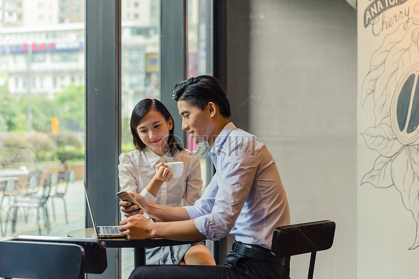 苹果(AAPL.US)准备加大人工智能投资以迎头赶上