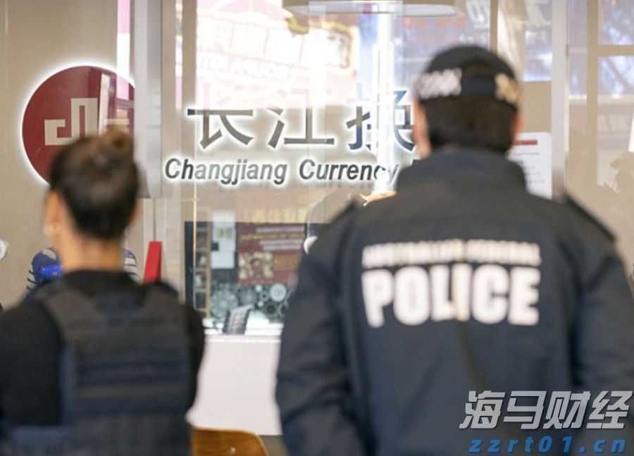 第十五届全运会男子篮球成年组A组参赛球队抵达贵港