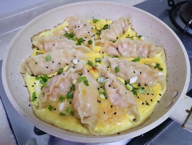 特朗普要求英特尔(INTC.US)CEO辞职 质疑其“利益冲突”