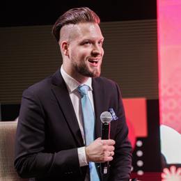 市工商联、市非公党委联合开展党日主题活动