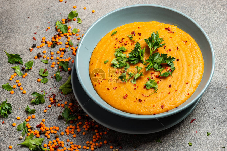 台风 “丹娜丝”或将于7日夜间至8日上午在闽浙沿海登陆